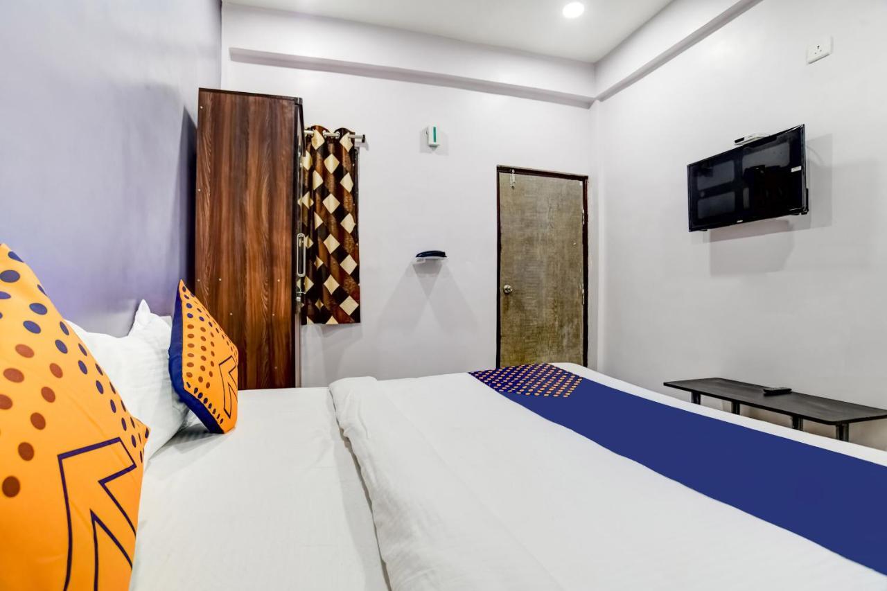 Spot On 76764 Hotel Lux Indore Bagian luar foto